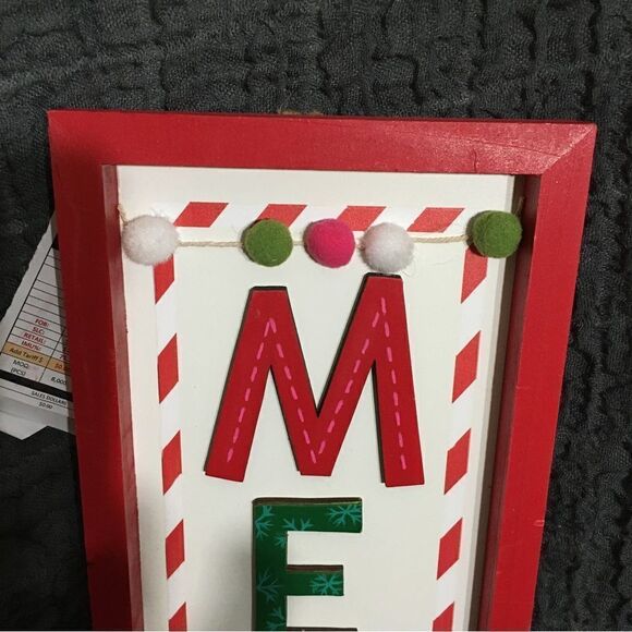 NWT "Merry" Word Christmas Wall Decor - Picture 2 of 5